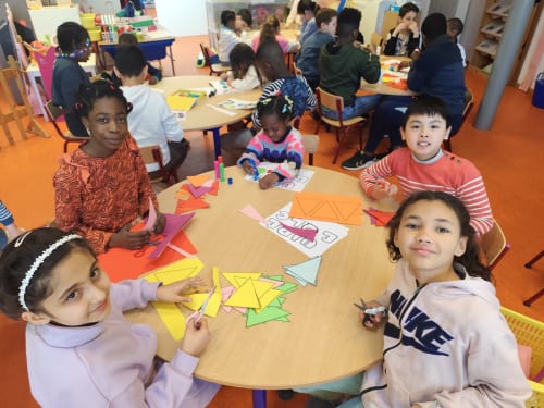 2025-04-Projection-des-photos-du-projet-cirque-001