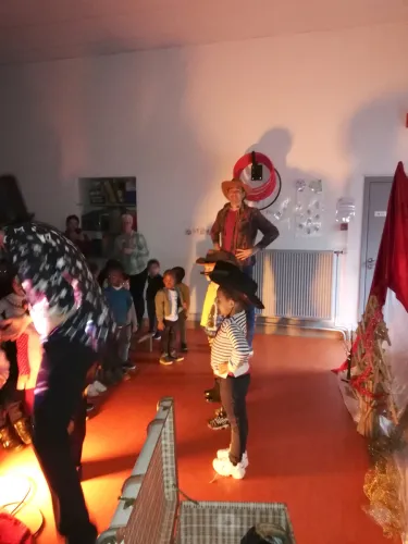 2019-12-Spectacle-offert-par-St-Nicolas-003