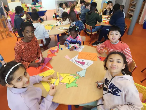 2025-04-Projection-des-photos-du-projet-cirque-001