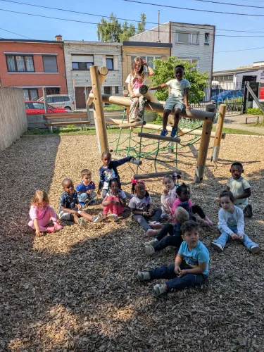 2025-05-A-la-plaine-de-jeux-001 (1)