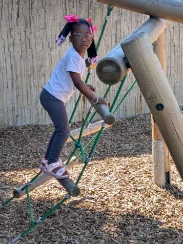 2025-05-A-la-plaine-de-jeux-005 (1)